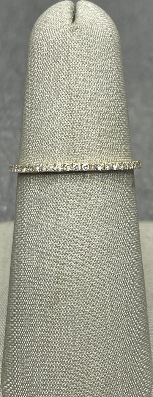 14K Yellow Gold Thin Diamond Band Ring (27368)